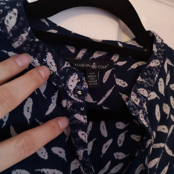 Lovely ladies blouse - Picture 3 of 3